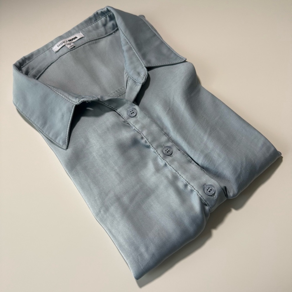 Fashion Nova Light Blue Sleeveless Button-Up Top - Picture 12 of 12